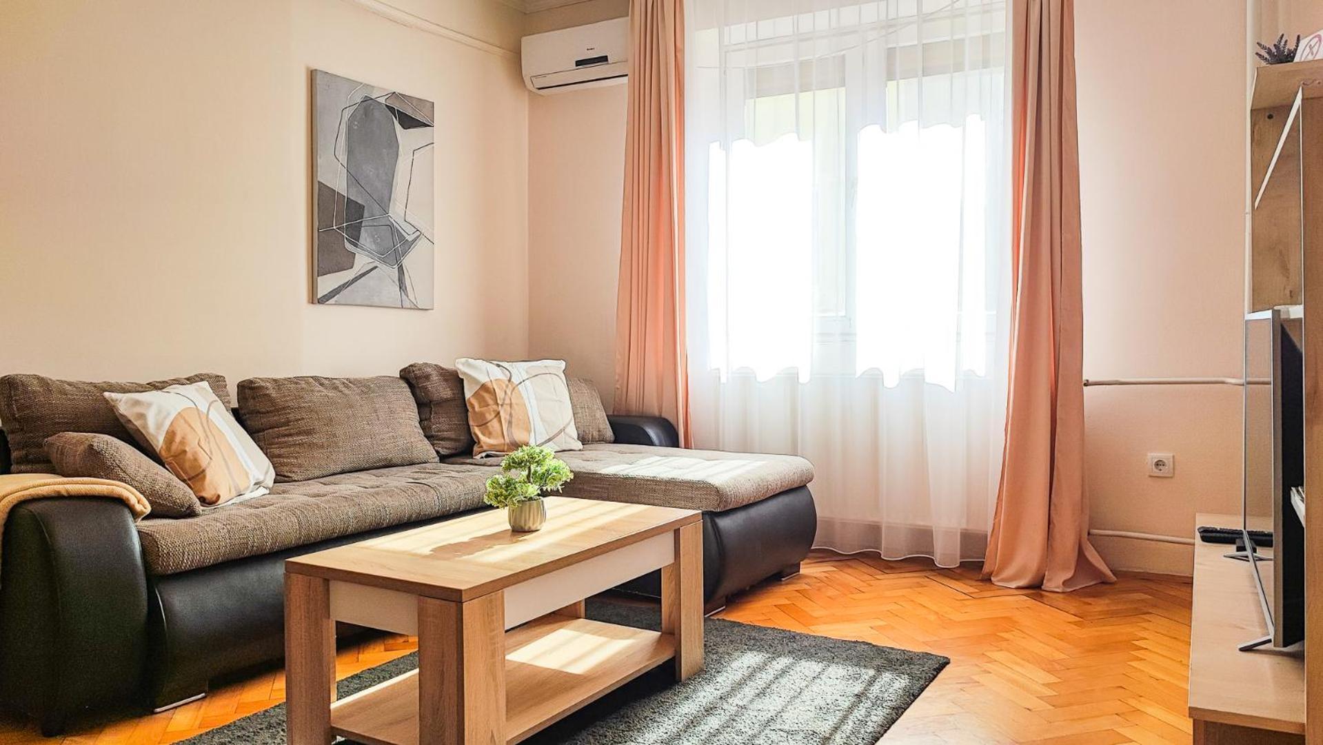 Filinhome Jaksica Suite Novi Sad Luaran gambar